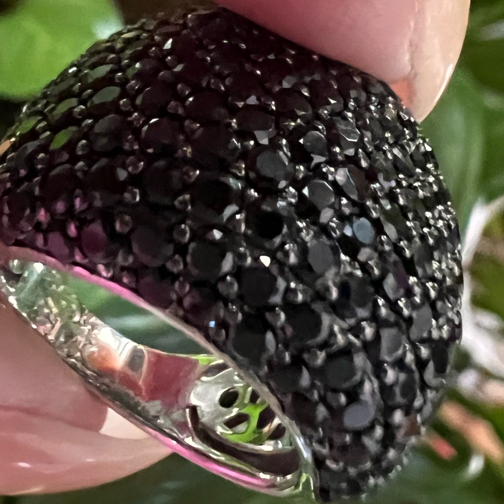 Black Spinel Ring in 925 Silver - Excellent Condition - Size 5